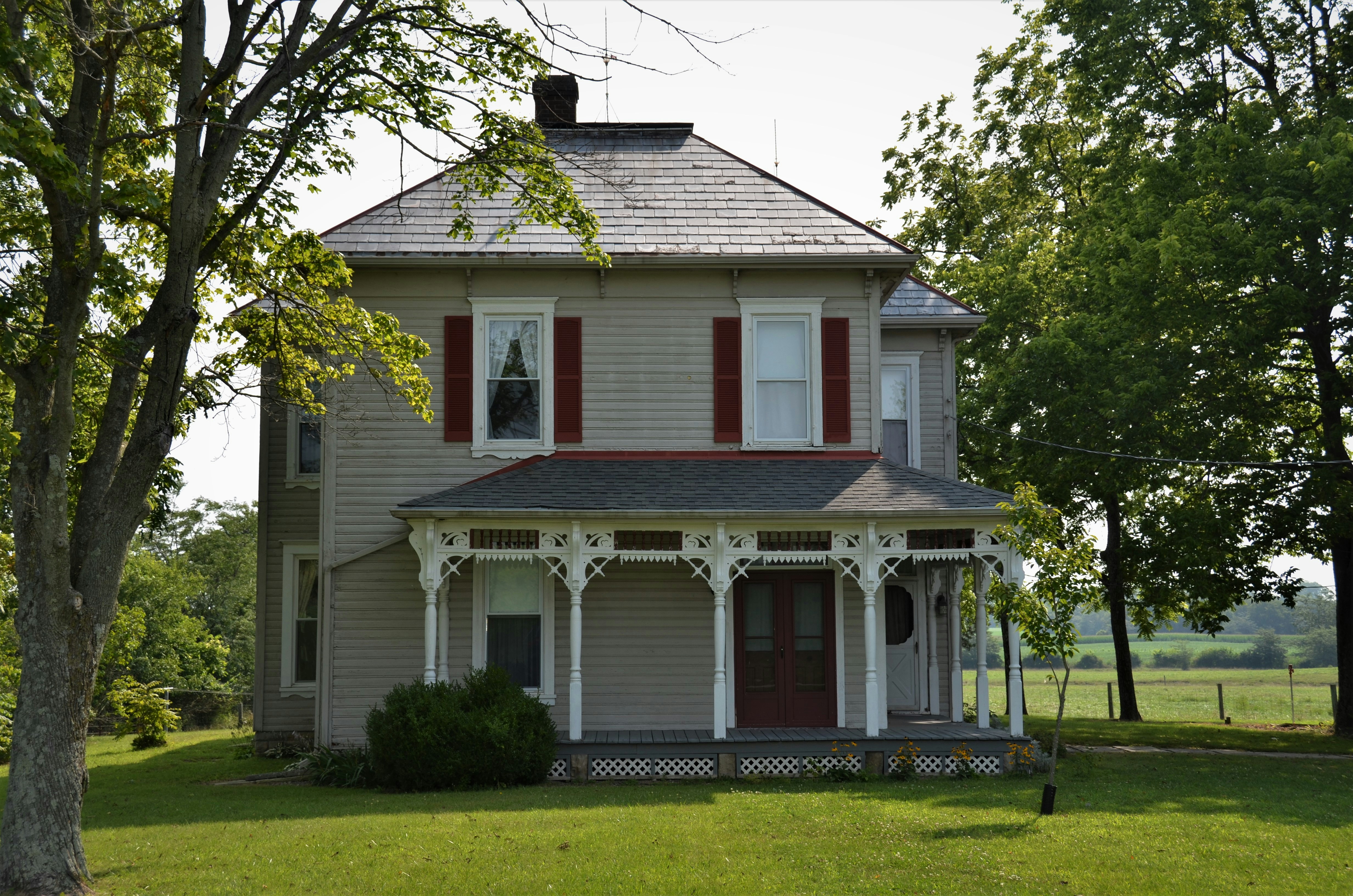 Iowa Home Buyer Showdown: The Charms of Classic vs. The Perks of New Construction