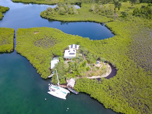 A Buyer’s Guide to Property Ownership Types in Bocas del Toro, Panama