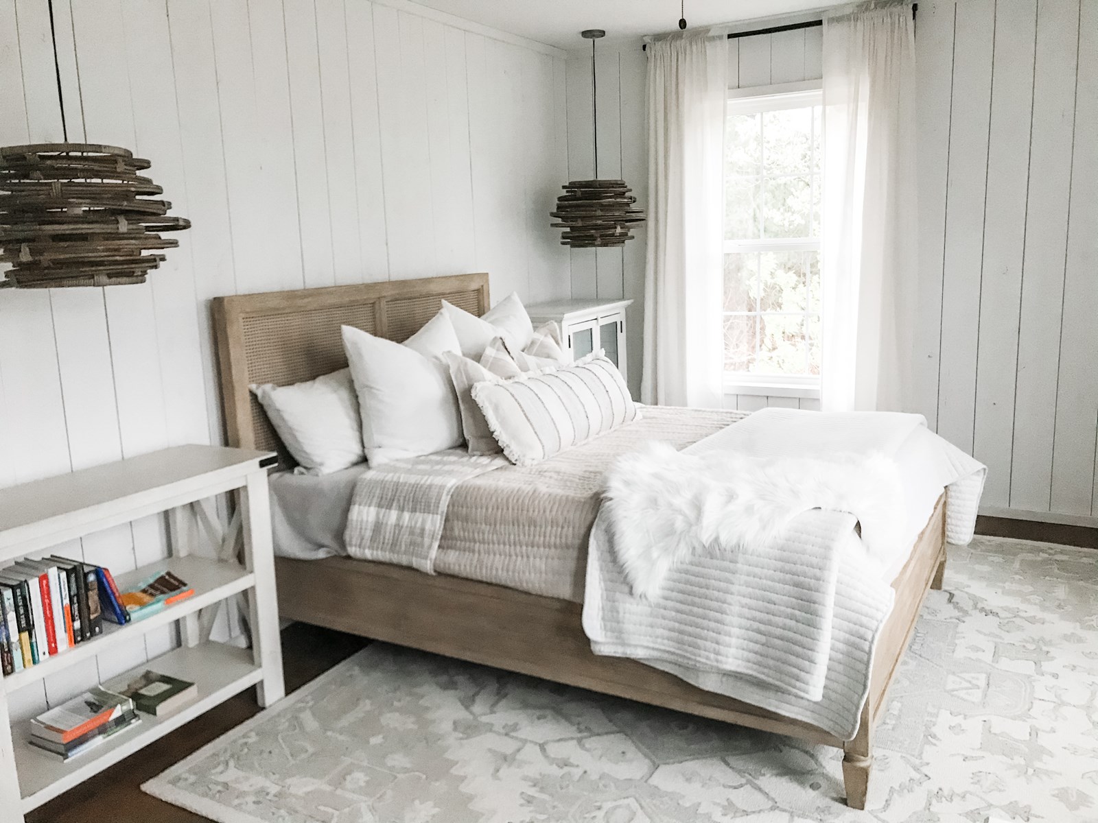 MOUNTAIN VIEWS MODERN FARMHOUSE CABIN FOR SALE CLAYTON,OK