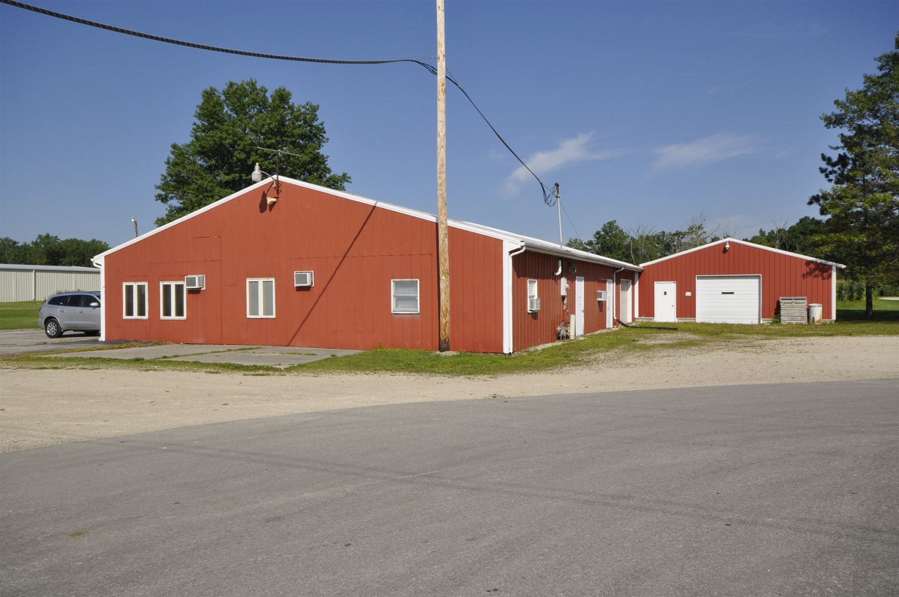 COMMERCIAL BUILDING FOR SALE GENEVA, INDIANA