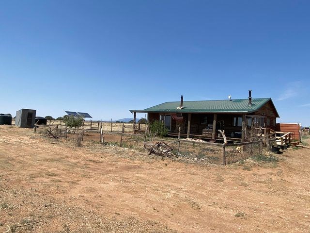 MCINTOSH, NEW MEXICO OFF-GRID HOME NOW FOR SALE TORRANCE CO