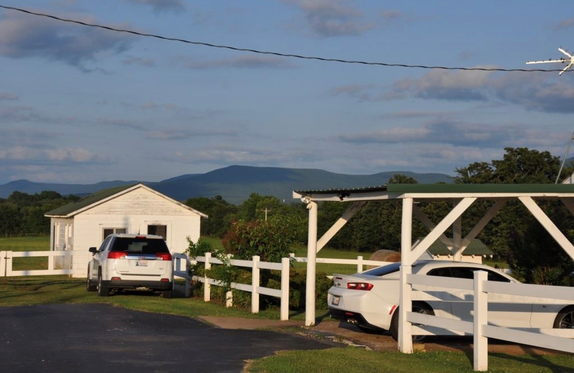 20 ACRES WITH FARM HOUSE FOR SALE POTEAU, OKLAHOMA