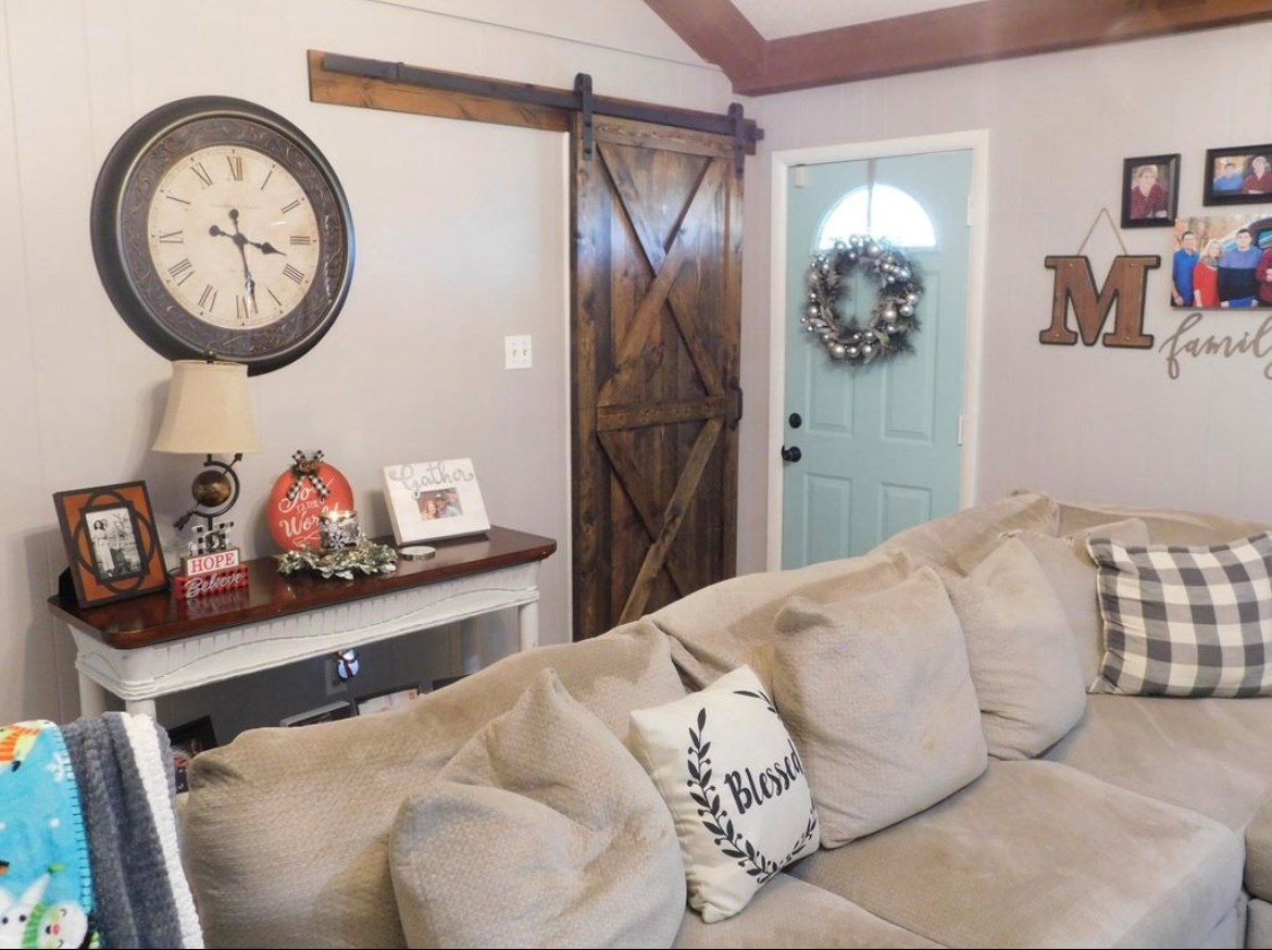 20 ACRES WITH FARM HOUSE FOR SALE POTEAU, OKLAHOMA