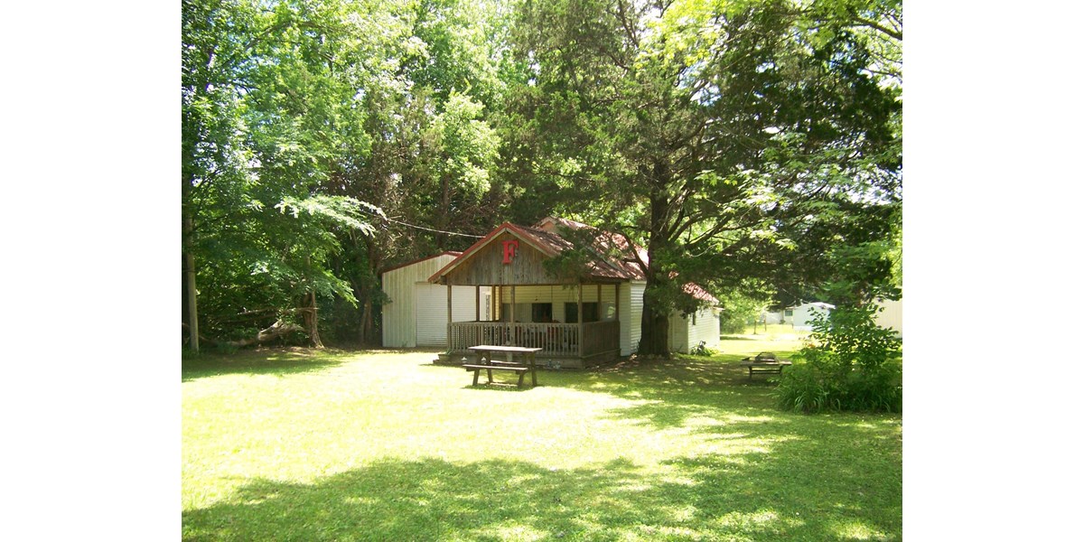 AFFORDABLE CABIN HOME FOR SALE IN SALTILLO TN NEAR FISHING