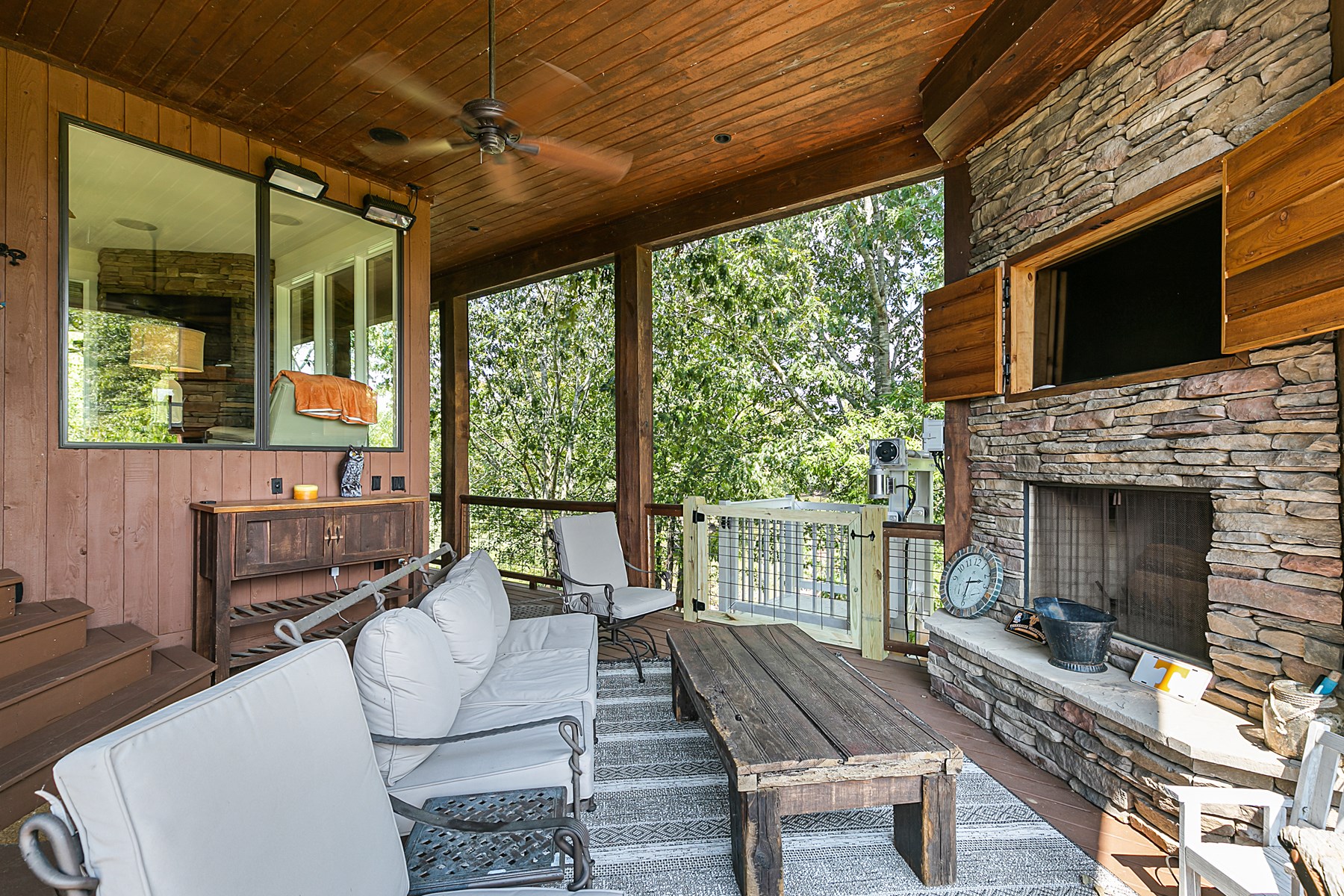 River Front Gated Home for Sale in Bath Springs, TN