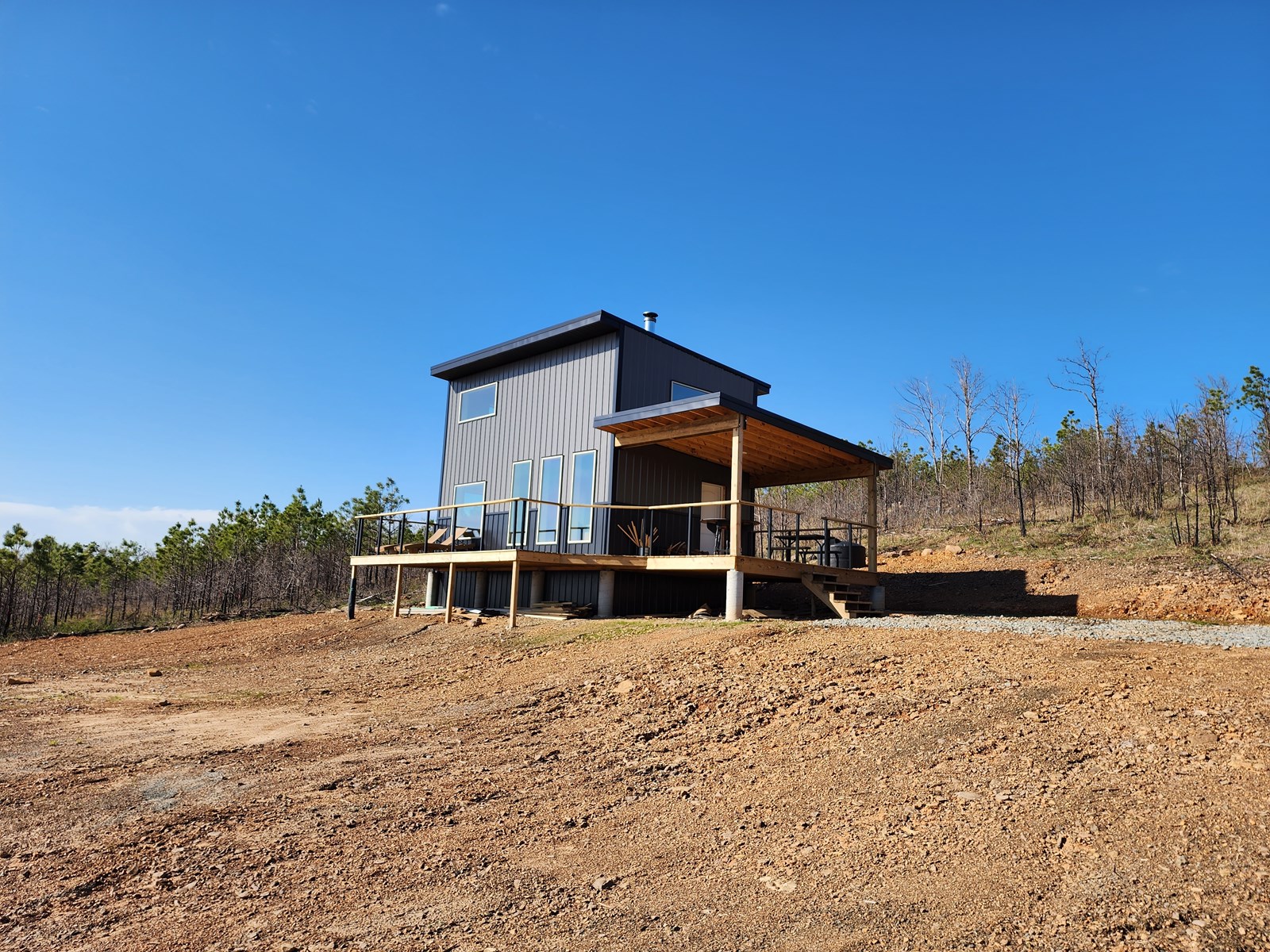 Photo inspiration: Fresh Look at 20 Acre Poteau Mountain Off Grid Cabin