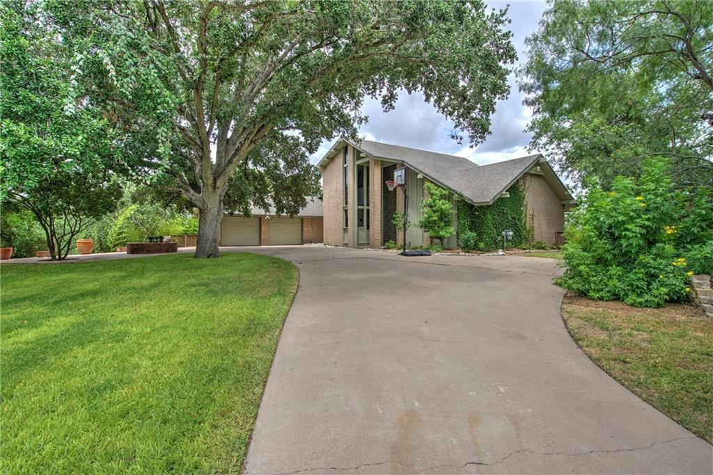 Riverfront Home on more than an acre Calallen ISD