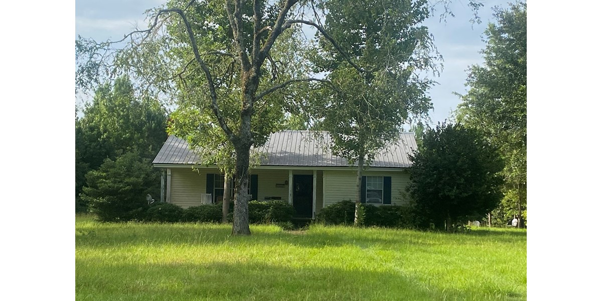 West Alabama Blackbelt Hunting & Fishing Tract in Boligee AL