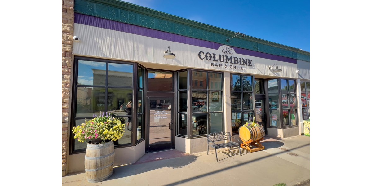 Commercial Building for Sale in Historic Mancos, Colorado!