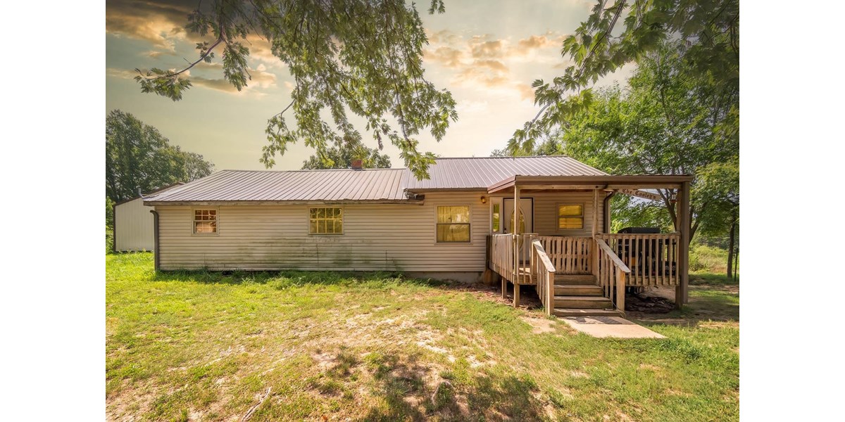 Country Home and Acreage in Shannon County Missouri