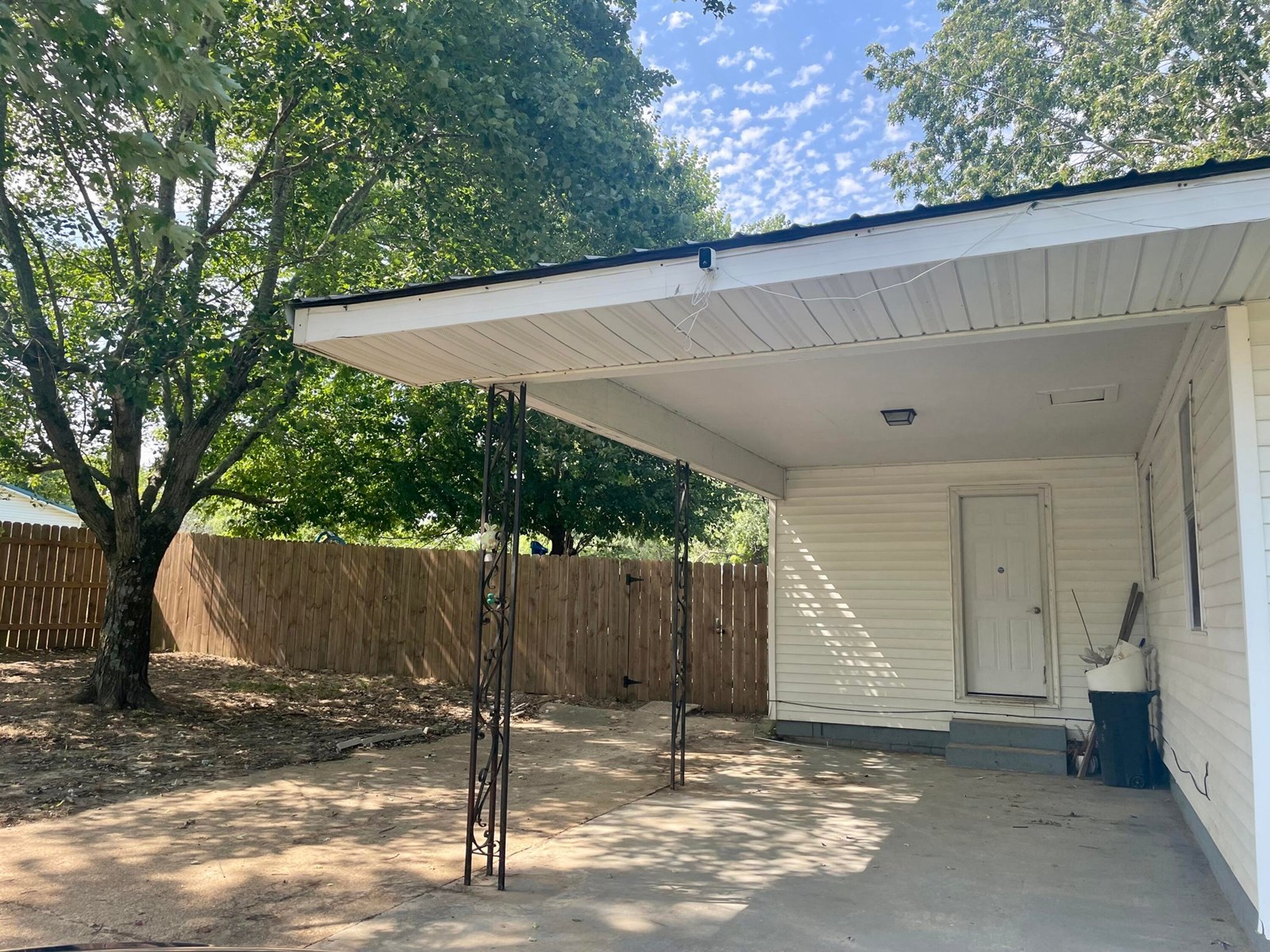 Multiple Homes on 1.33+/ Acres in Wappapello Missouri