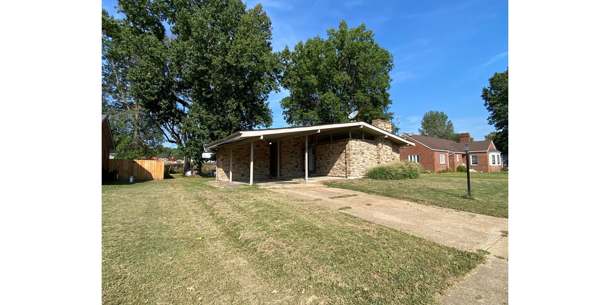 WONDERFUL 3 BEDROOM HOME IN MT. STERLING, MO!