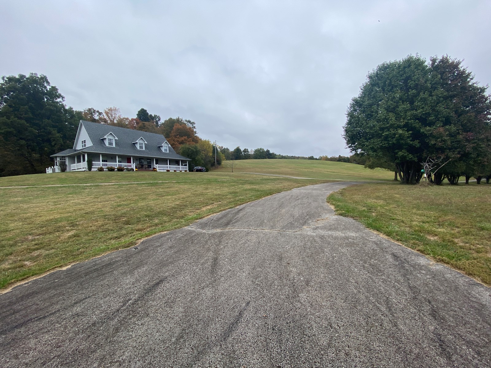 Luxury Country Home w/Acreage in Leitchfield, KY For Sale