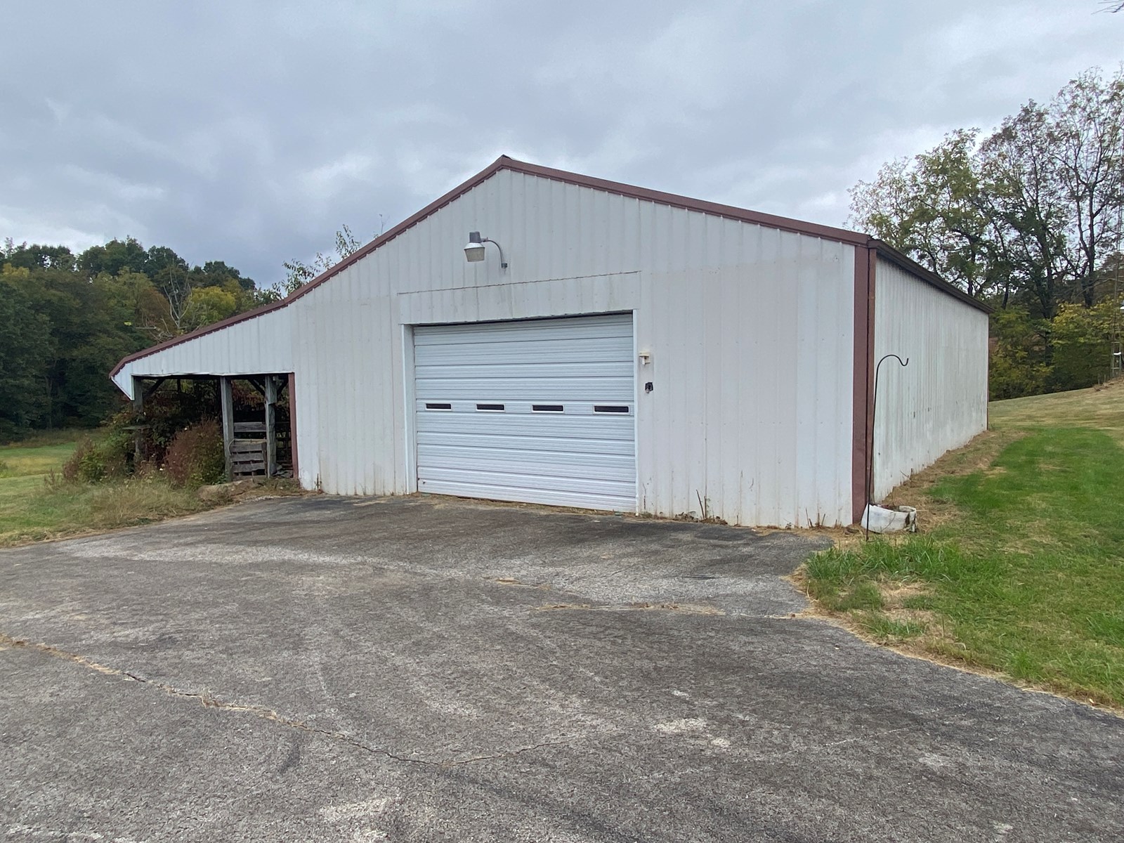 Luxury Country Home w/Acreage in Leitchfield, KY For Sale