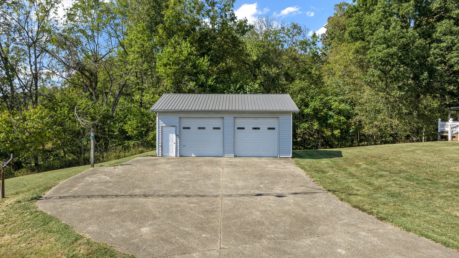 Luxury Country Home w/Acreage in Leitchfield, KY For Sale