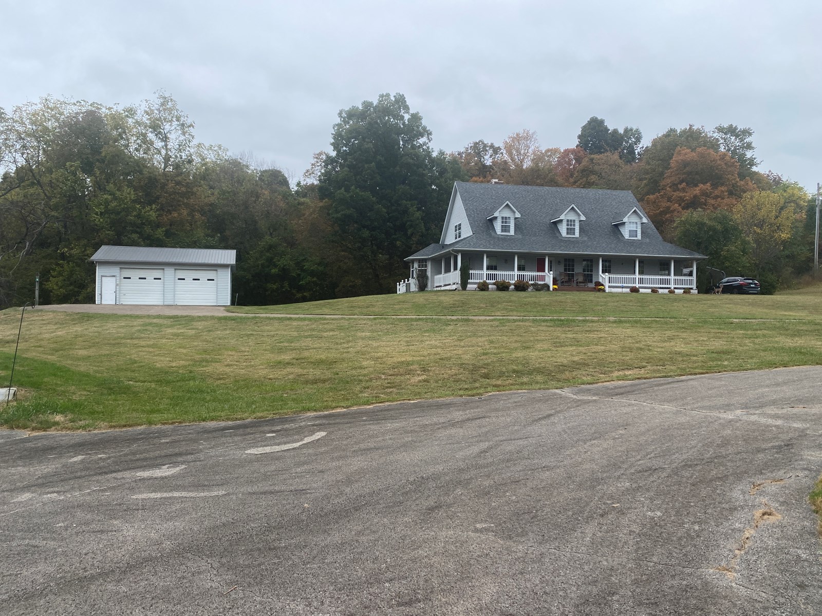Luxury Country Home w/Acreage in Leitchfield, KY For Sale