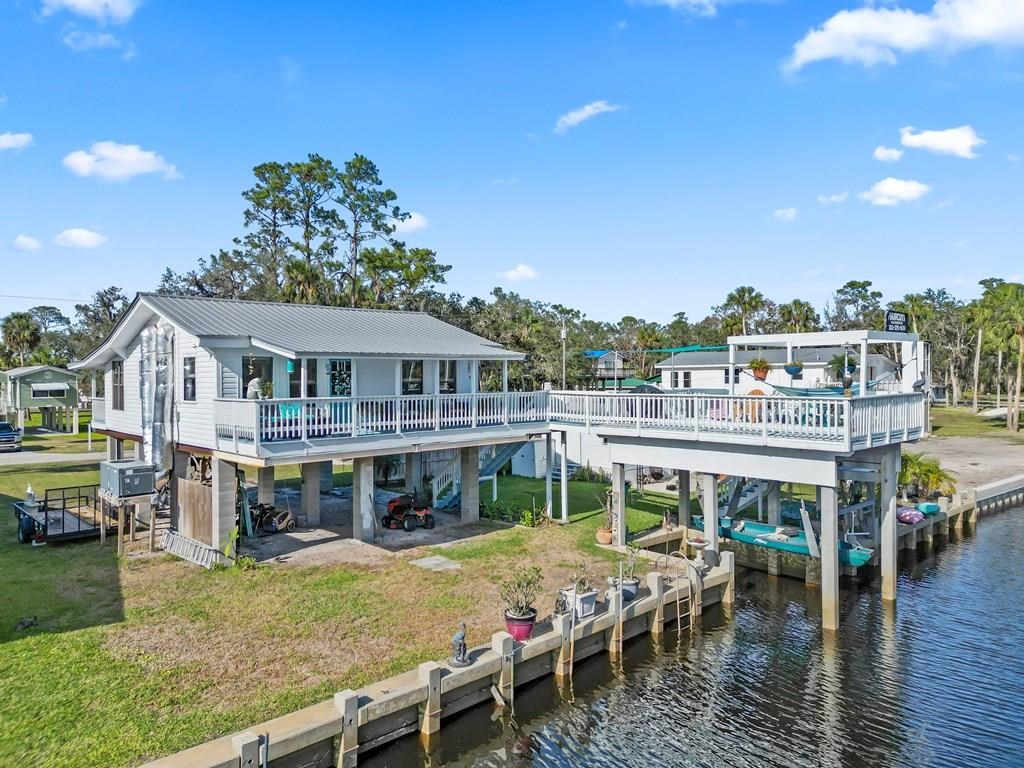 Gorgeous Suwannee Waterfront Home for Sale!