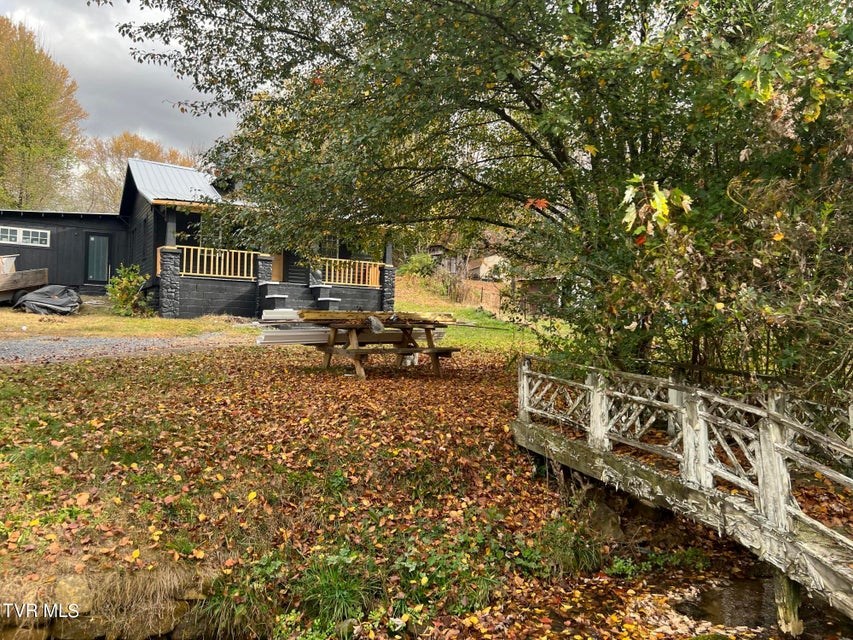 3 BR 2BA Farmhouse for sale in Elizabethton, TN