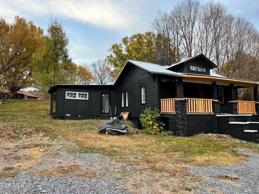 3 BR 2BA Farmhouse for sale in Elizabethton, TN