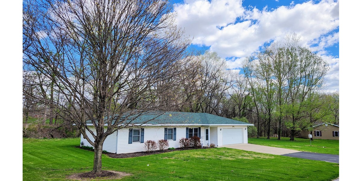 Home in Town for Sale, Central Missouri