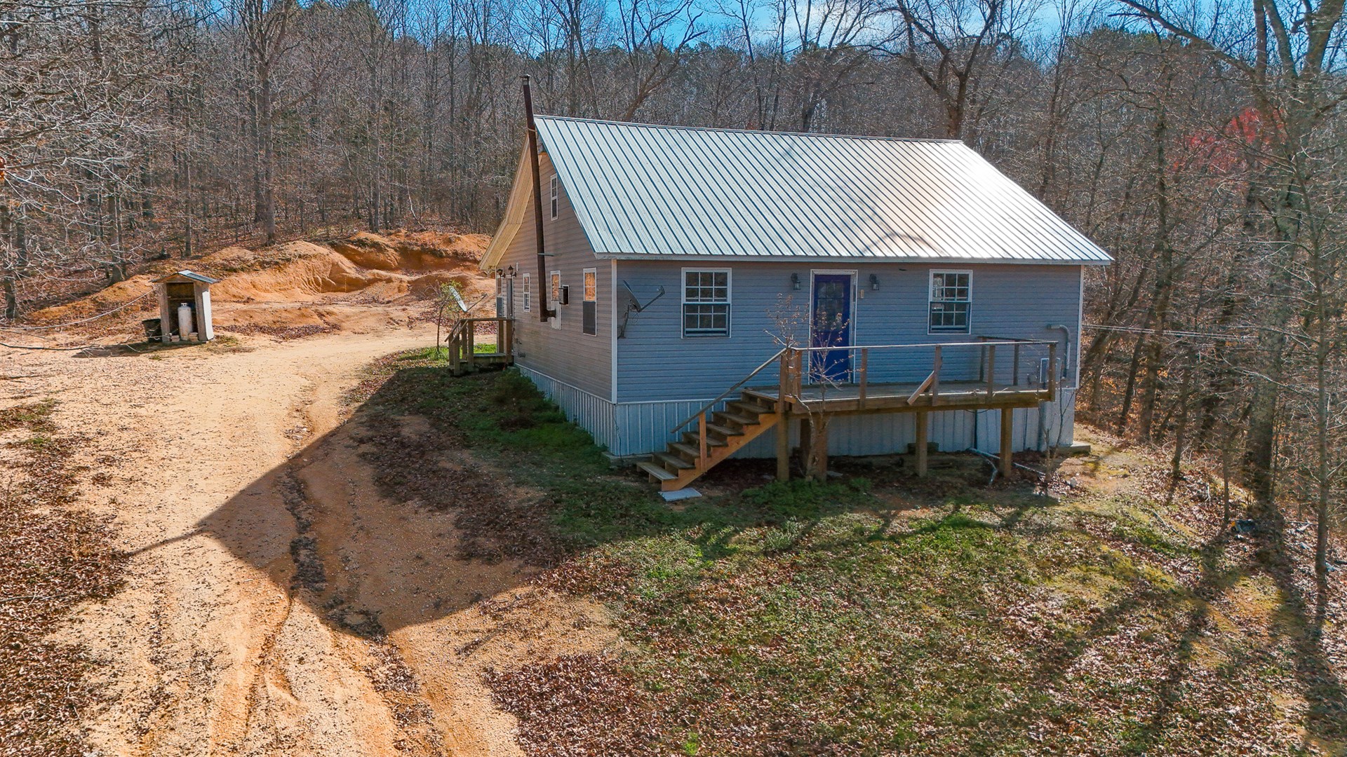 2 Bedroom Country Home On 2 Acres