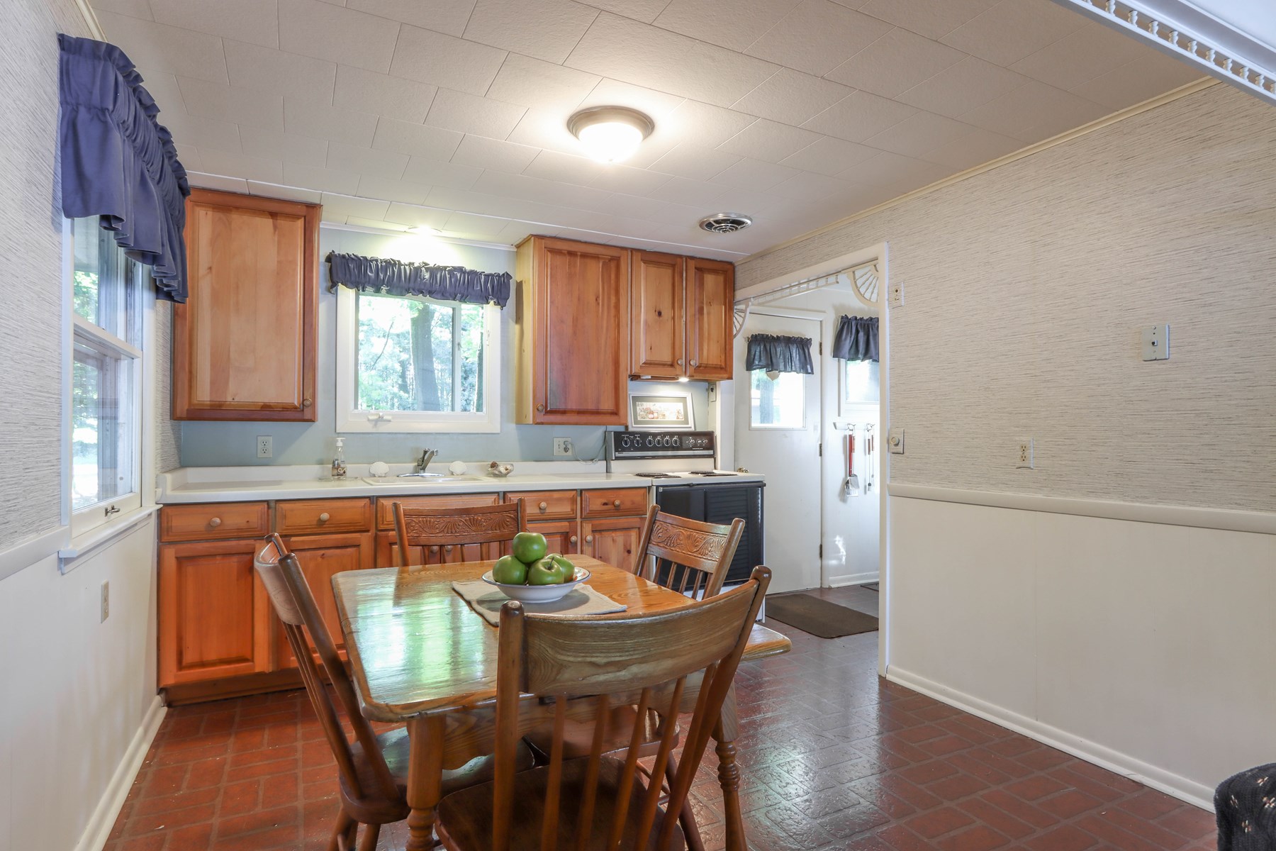 Waterfront Home For Sale on Stratton Lake in Waupaca, WI