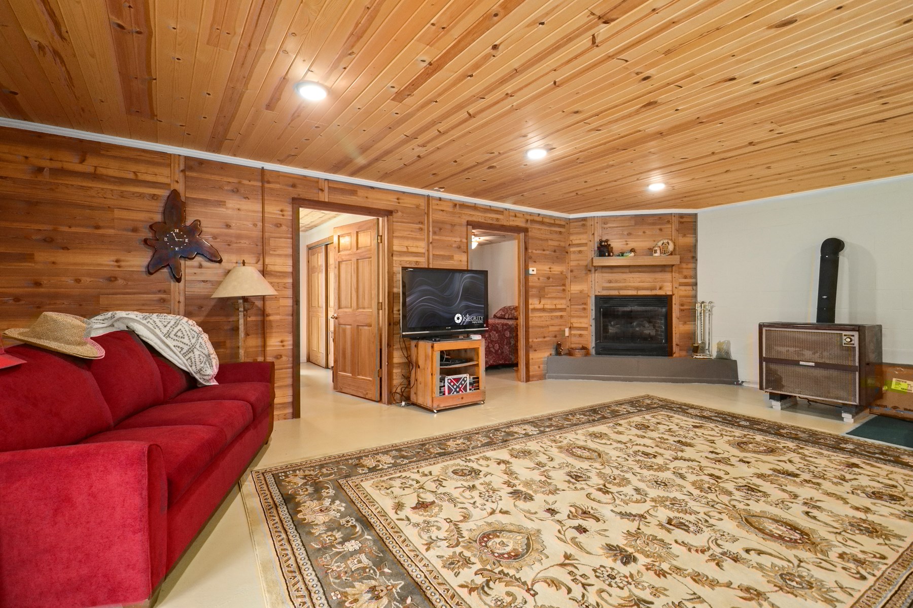 Hunting And Fishing Lakeside Retreat!!!