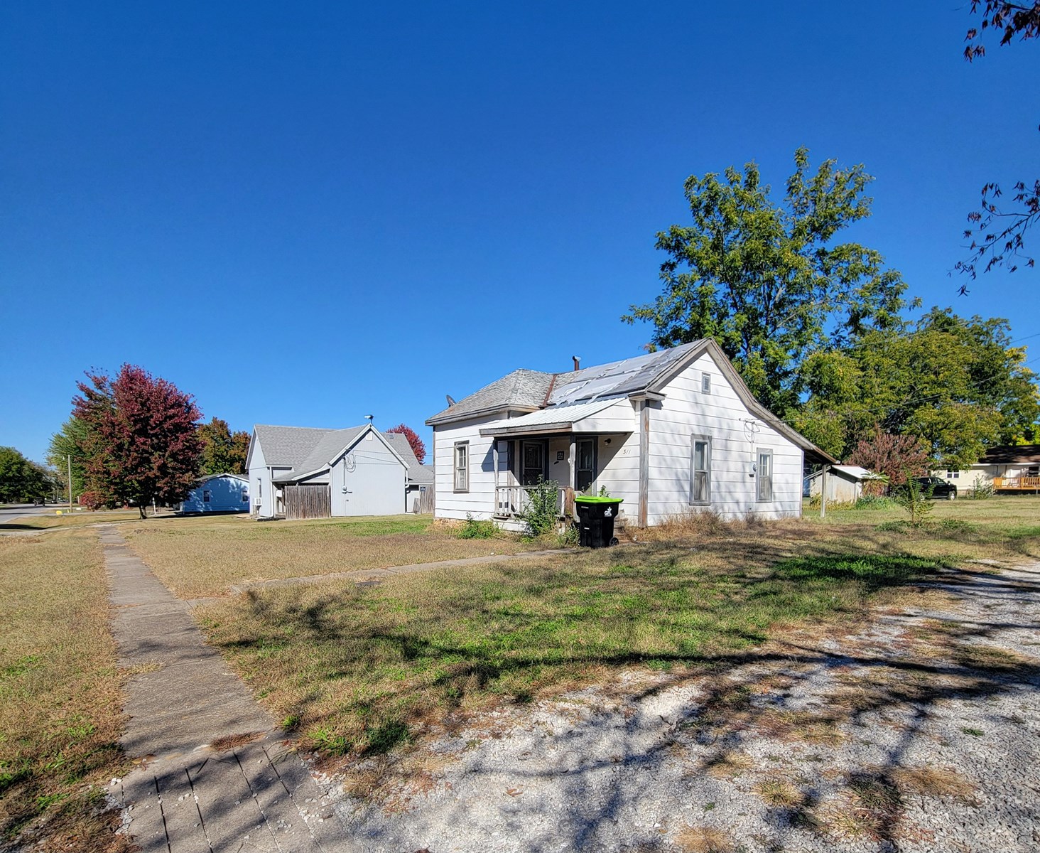 Home and lot for sale in El Dorado Springs, MO 64744